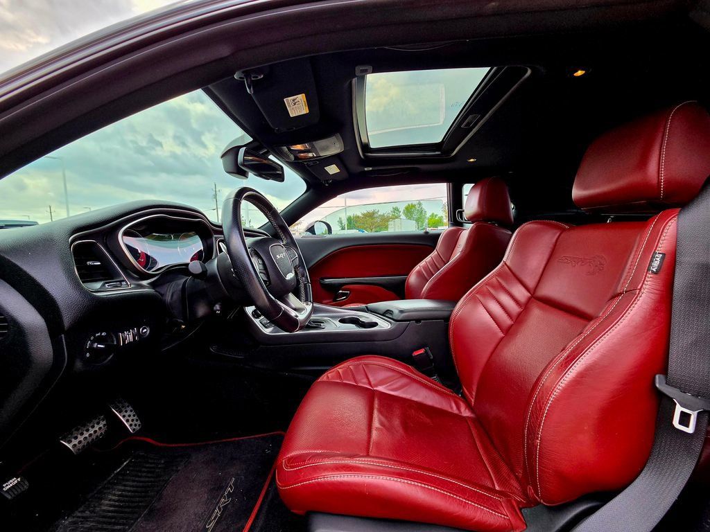 Used 2018 Dodge Challenger SRT Hellcat RWD image 8