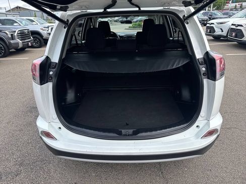 Used 2016 Toyota RAV4 XLE AWD/4WD image 7