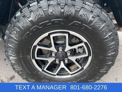 Used 2025 Jeep Gladiator Rubicon AWD/4WD image 4