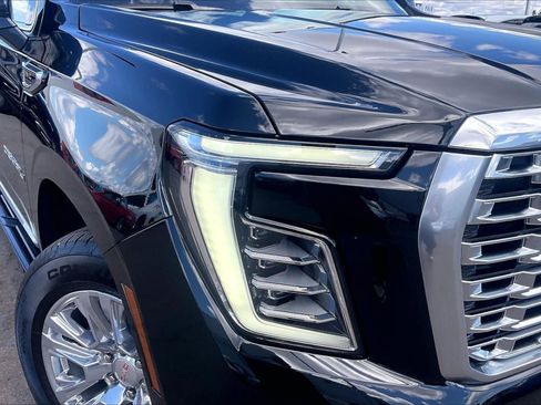 Used 2025 GMC Yukon XL Denali AWD/4WD image 24