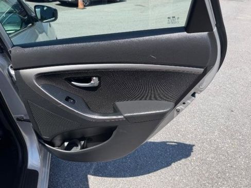Used 2016 Hyundai Elantra GT w/ Option Group 02 FWD image 31