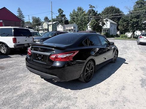 Used 2017 Nissan Altima 2.5 SR w/ Midnight Edition Package FWD image 5