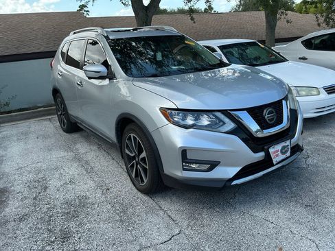 Used 2019 Nissan Rogue SL w/ Premium Package FWD image 4