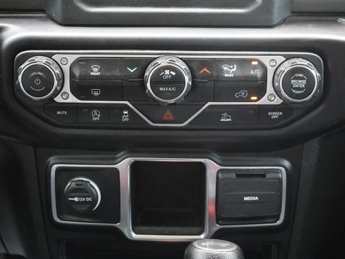 Used 2022 Jeep Wrangler Unlimited Sport AWD/4WD image 21