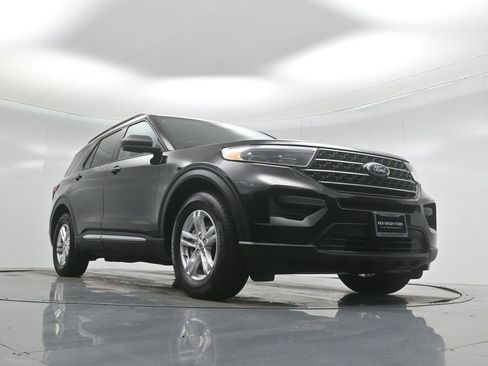 Certified 2022 Ford Explorer XLT image 47