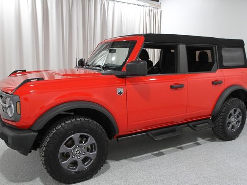 Used 2023 Ford Bronco Big Bend image 3