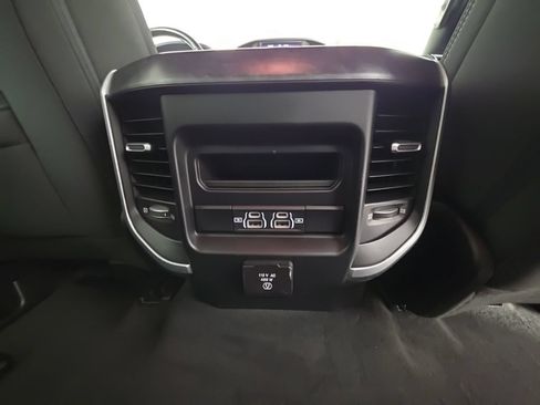 Used 2021 RAM 1500 Big Horn AWD/4WD image 39