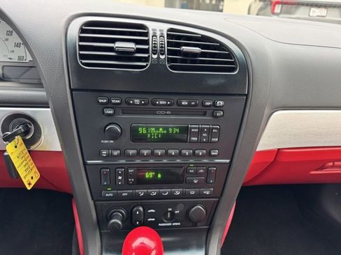 Used 2002 Ford Thunderbird Base image 25