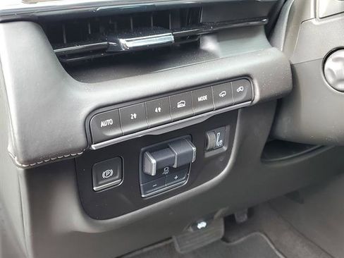 Certified 2024 Cadillac Escalade Premium Luxury Platinum image 24