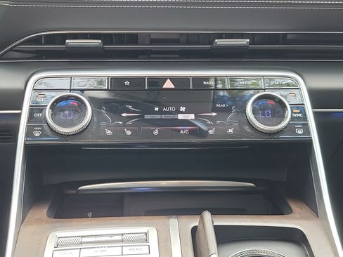 Used 2021 Genesis GV80 3.5T AWD/4WD image 32