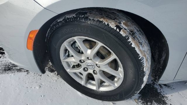 Used 2024 Chrysler Pacifica Touring-L FWD image 4