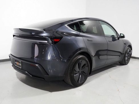 Used 2026 Tesla Model Y 2WD image 7