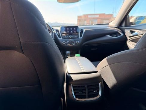 Used 2024 Chevrolet Malibu LT image 21