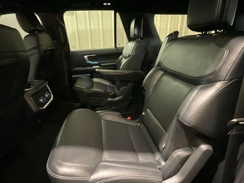 Used 2025 Ford Expedition Max Platinum w/ Stealth Appearance Package AWD/4WD image 11