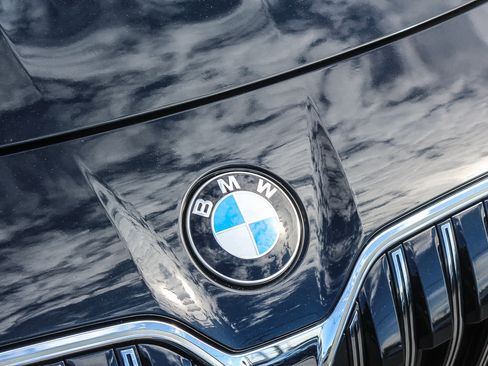 Certified 2026 BMW 740i RWD image 11