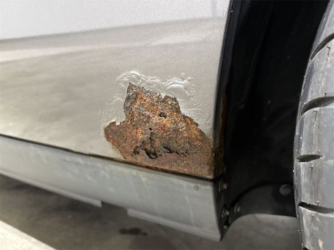 Used 2014 Dodge Challenger R/T w/ Blacktop Package image 34