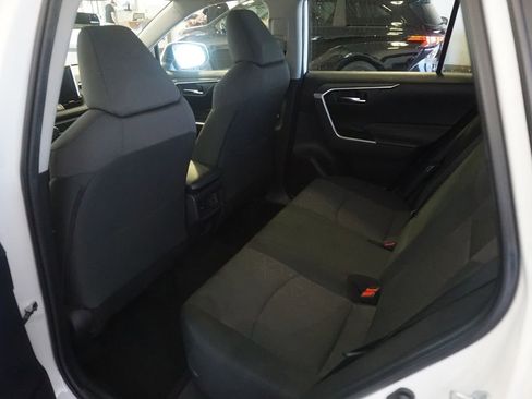 Used 2024 Toyota RAV4 XLE AWD/4WD image 19