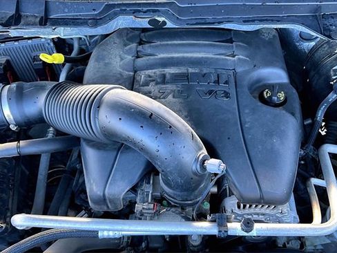 Used 2015 RAM 2500 Tradesman w/ Chrome Appearance Group image 32