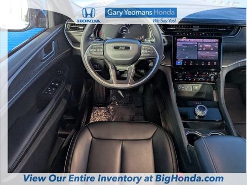 Used 2025 Jeep Grand Cherokee L Limited RWD image 16