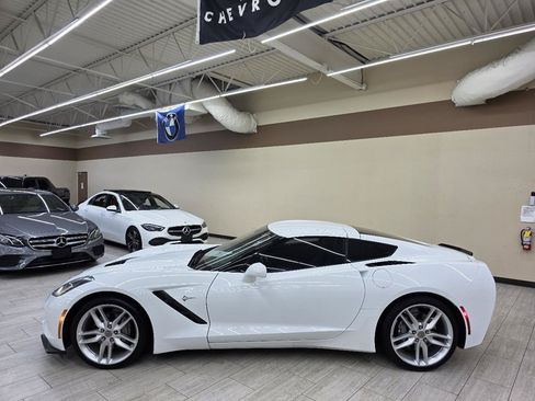 Used 2019 Chevrolet Corvette Stingray Coupe w/ Battery Protection Package RWD image 11