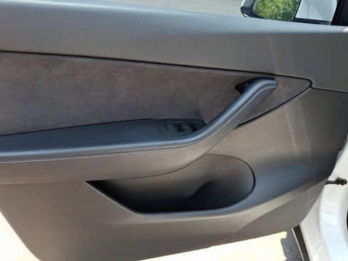 Used 2022 Tesla Model Y Performance AWD/4WD image 10