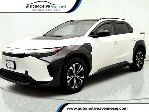 Used 2023 Toyota bZ4X FWD w/ Weather Package image 1