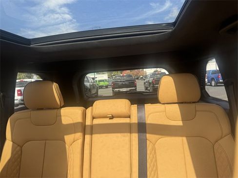 New 2025 Jeep Grand Cherokee Summit image 38