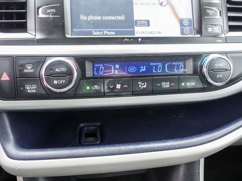 Used 2015 Toyota Highlander XLE image 20