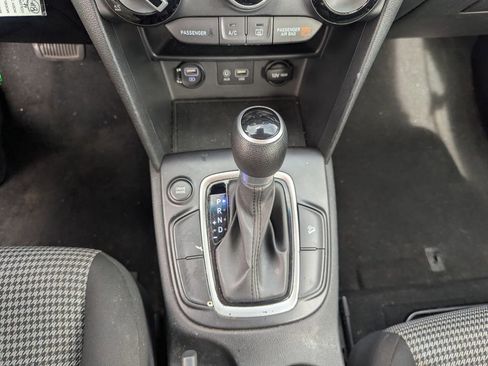 Used 2020 Hyundai Kona SE image 14