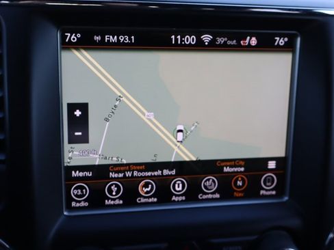 Used 2018 Jeep Grand Cherokee Altitude image 31