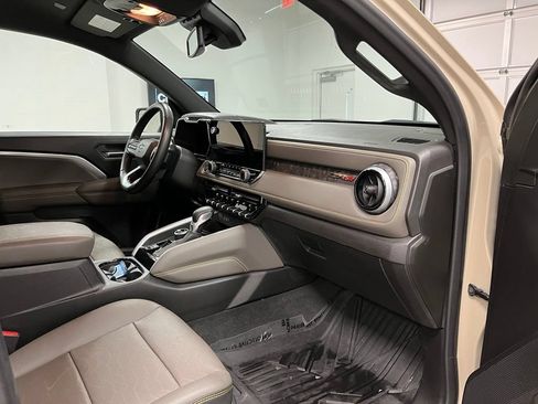 Used 2023 Chevrolet Colorado ZR2 w/ ZR2 Convenience Package III AWD/4WD image 55