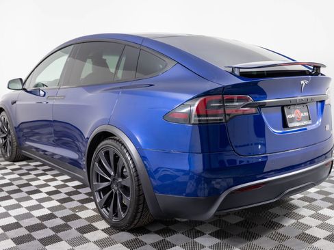 Used 2023 Tesla Model X Plaid image 4