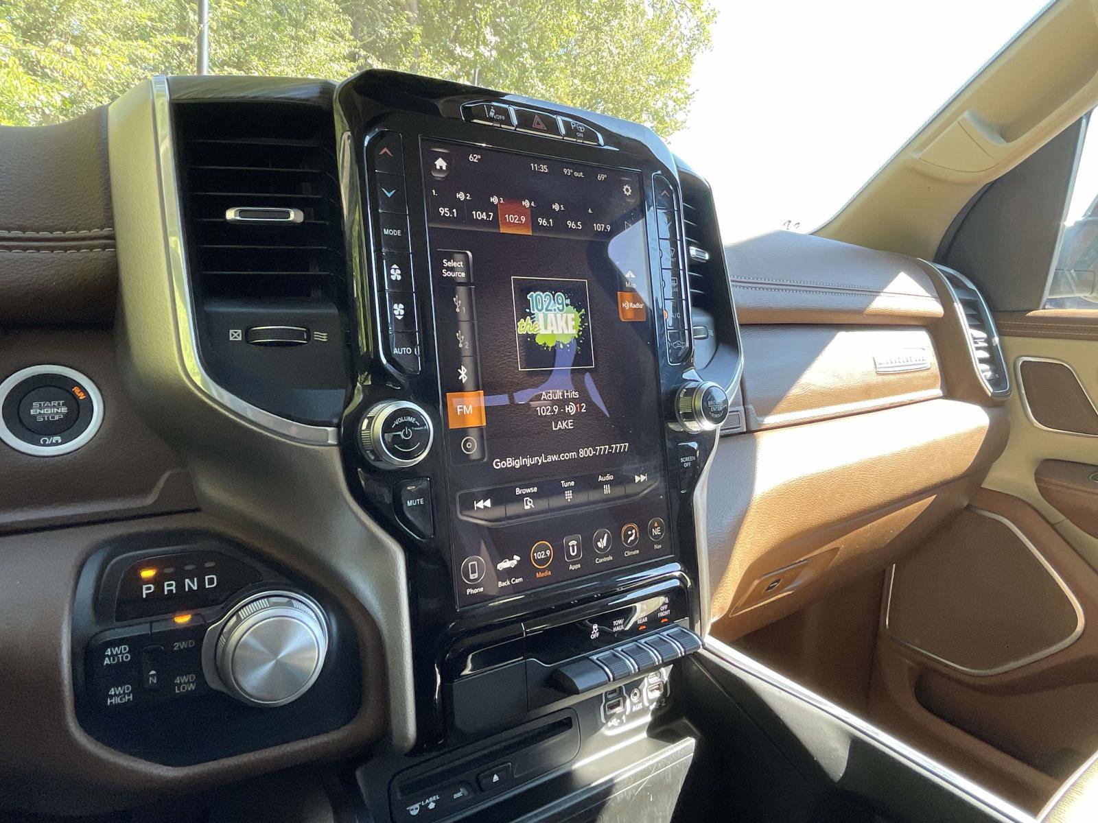 Used 2019 RAM 1500 Laramie AWD/4WD image 34