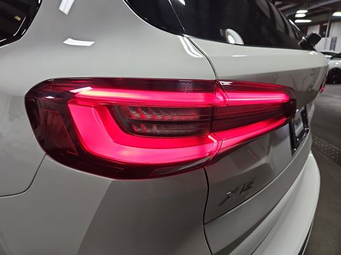 Used 2021 BMW X5 xDrive40i w/ M Sport Package image 37