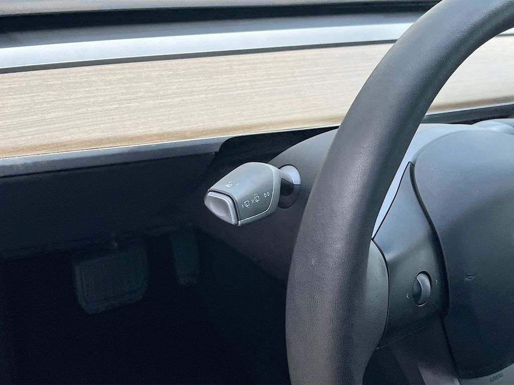 Used 2023 Tesla Model 3 Standard Range RWD image 10