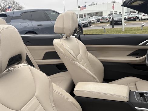 Used 2022 BMW 440i xDrive Convertible w/ Premium Package image 33
