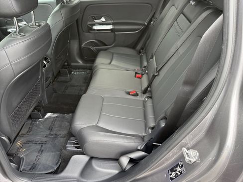 Used 2021 Mercedes-Benz GLB 250 4MATIC image 11