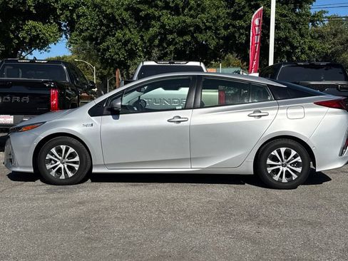 Certified 2021 Toyota Prius Prime Limited FWD image 6