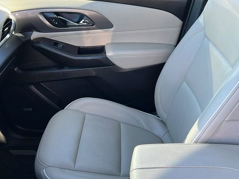 Certified 2023 Chevrolet Traverse Premier w/ LPO, Floor Liner Package image 21