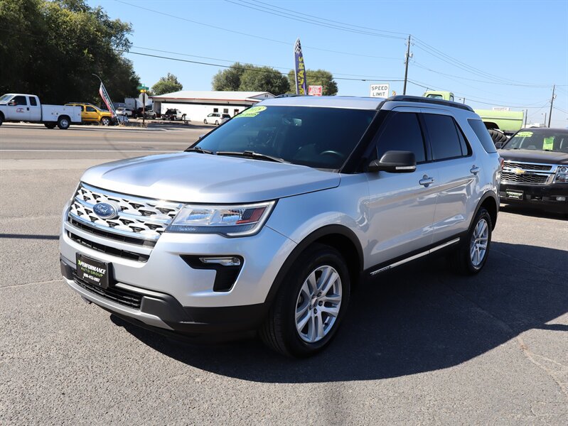 Used 2018 Ford Explorer XLT w/ Equipment Group 201A AWD/4WD image 3