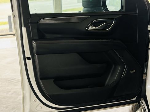 Used 2021 Chevrolet Suburban RST AWD/4WD image 31