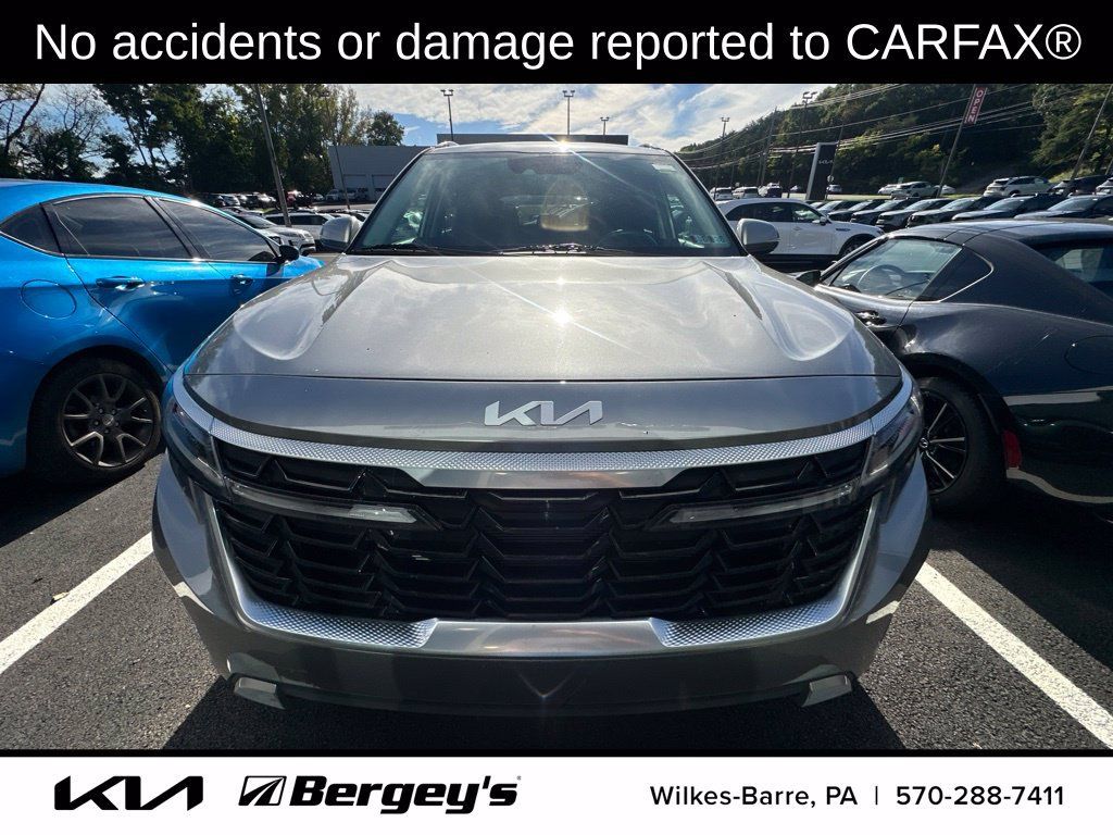 Certified 2024 Kia Seltos EX AWD/4WD image 2