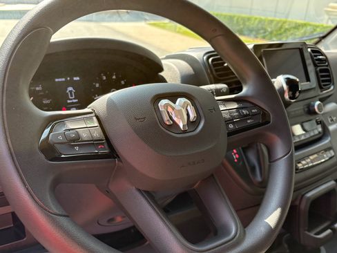 Used 2025 RAM ProMaster 2500 w/ Convenience Group image 16