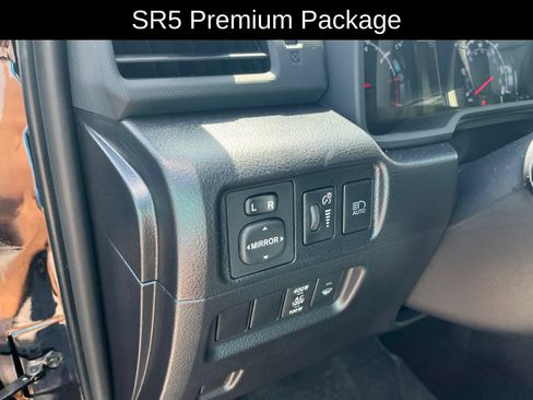 Used 2023 Toyota 4Runner SR5 Premium w/ Moonroof Package AWD/4WD image 5