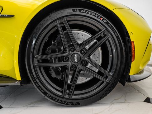 Used 2025 Aston Martin V8 Vantage Coupe image 48