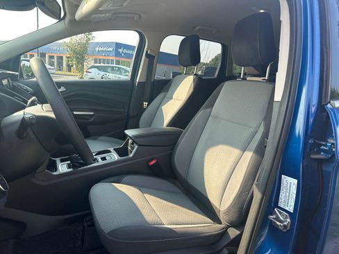 Used 2018 Ford Escape SE w/ Ford Safe & Smart Package AWD/4WD image 3