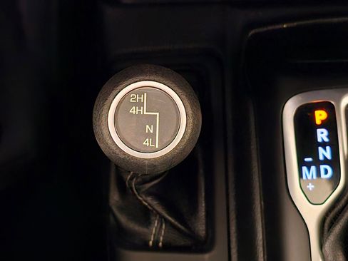 Used 2019 Jeep Wrangler Unlimited Sahara AWD/4WD image 16