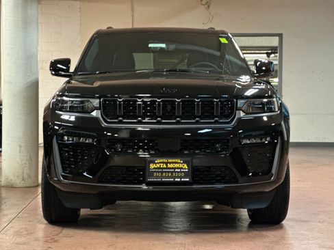 New 2026 Jeep Grand Cherokee Limited image 8