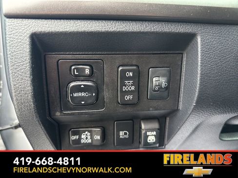 Used 2019 Toyota Tundra SR5 w/ Convenience Package image 8