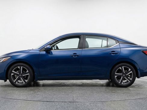 Used 2025 Nissan Sentra SV image 5
